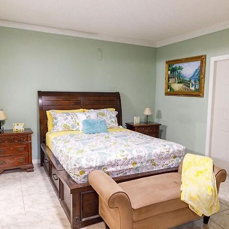 Private Suite In North Miami North Miami Beach Bagian luar foto