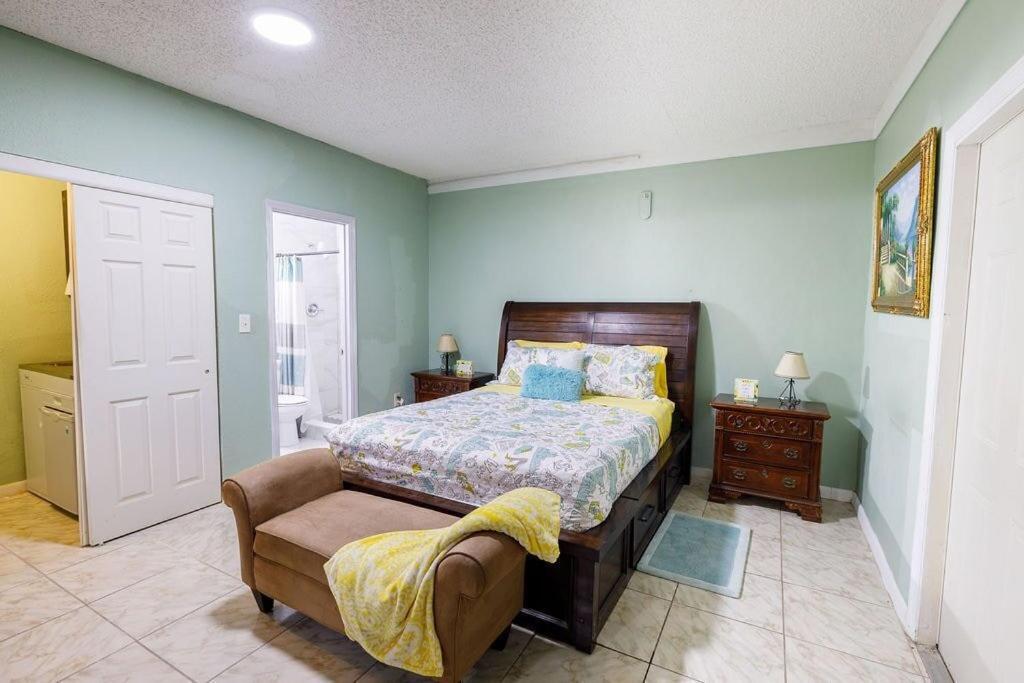 Private Suite In North Miami North Miami Beach Bagian luar foto